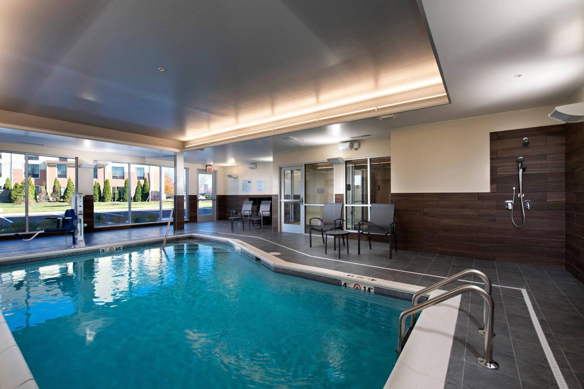 Fairfield Inn & Suites By Marriott Dayton North ベルリンハイツ  エクステリア 写真