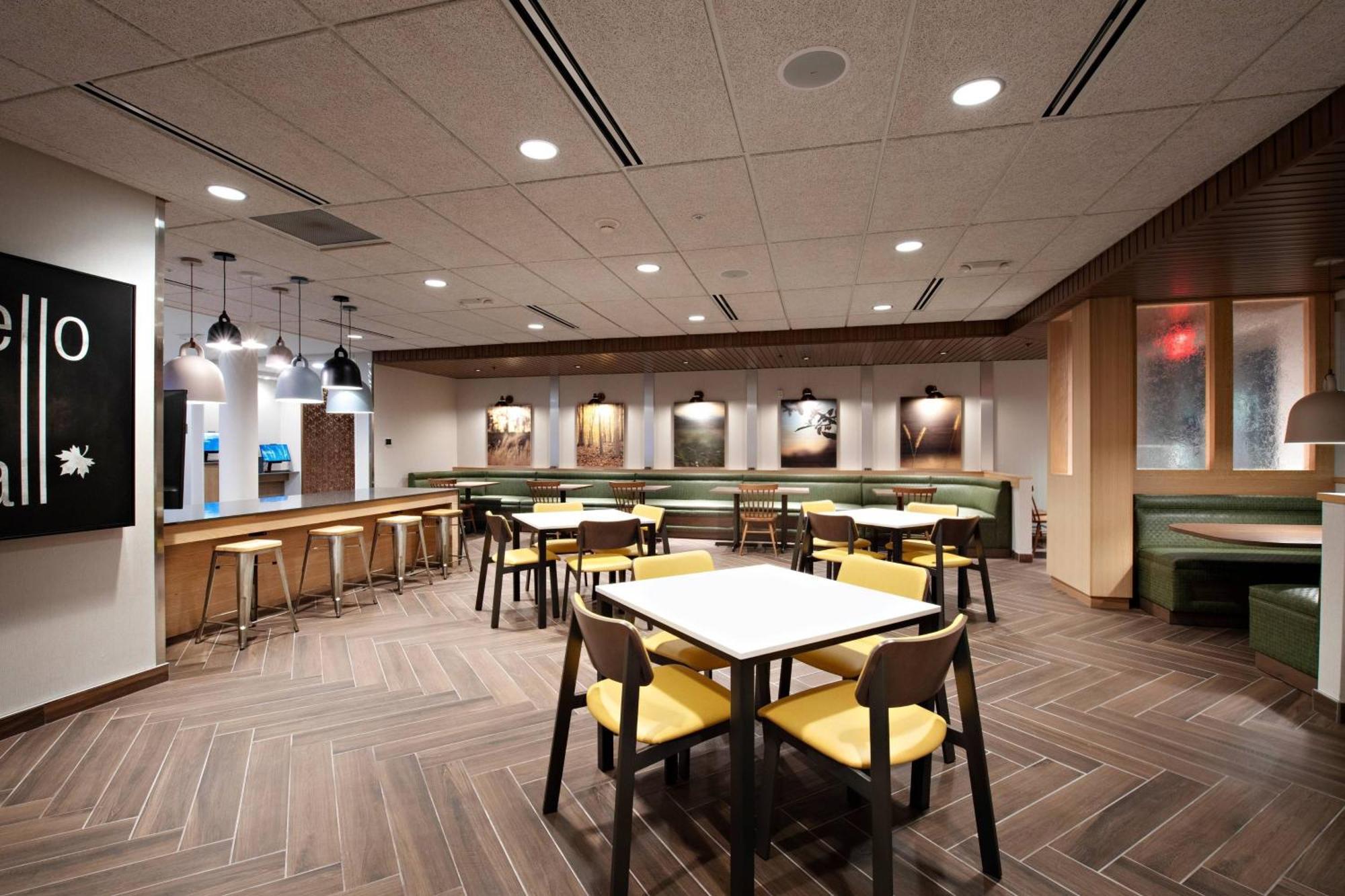 Fairfield Inn & Suites By Marriott Dayton North ベルリンハイツ  エクステリア 写真
