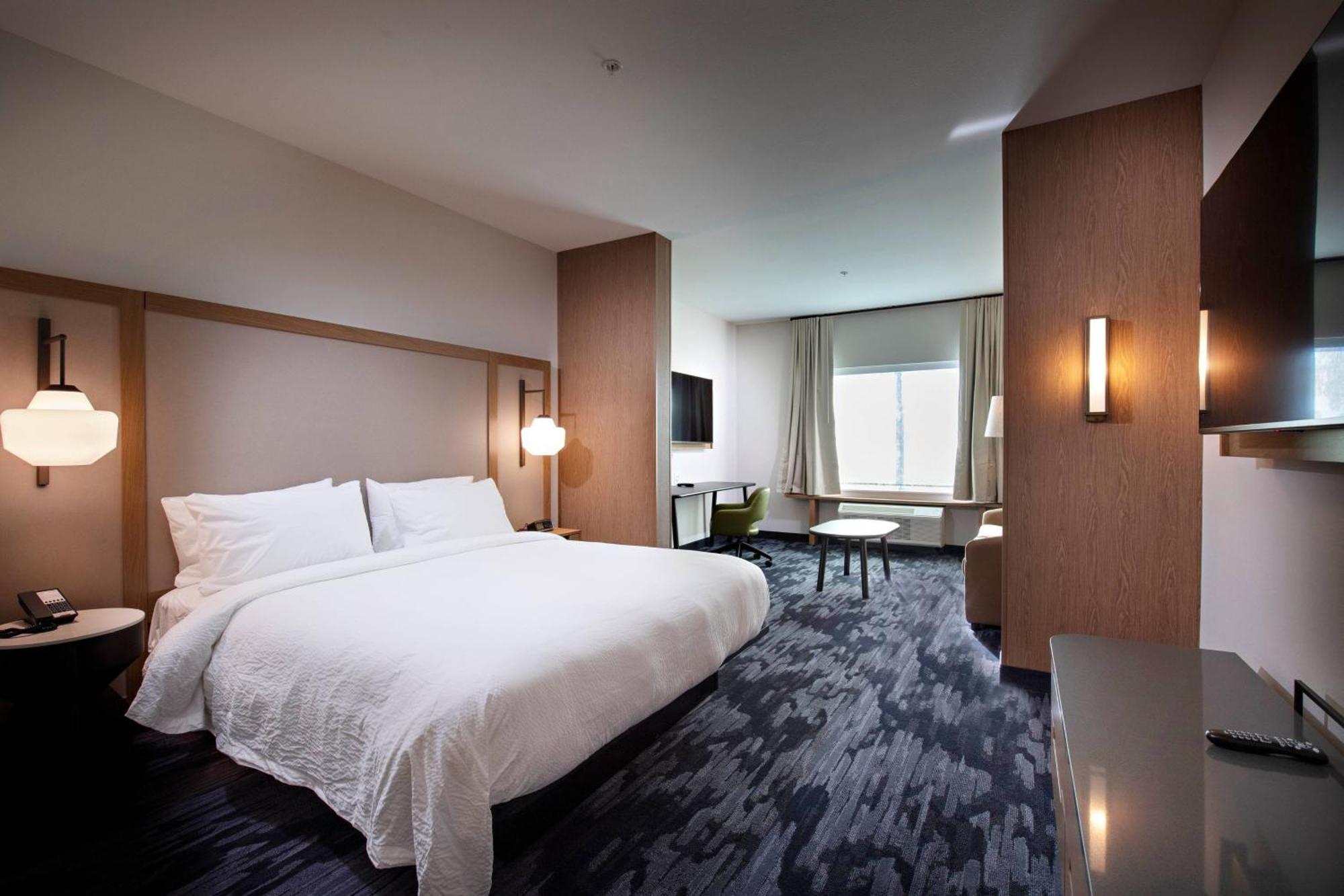 Fairfield Inn & Suites By Marriott Dayton North ベルリンハイツ  エクステリア 写真